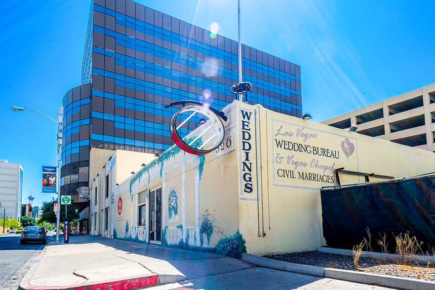 Primary Photo Of 320 S 3rd St, Las Vegas General Retail For Lease