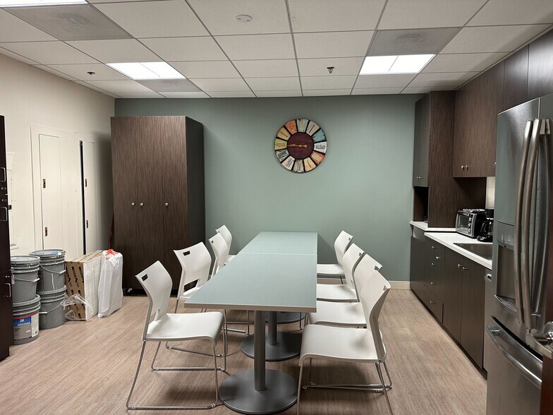 More Photos Of 12800 Middlebrook Rd, Germantown Office For Sale