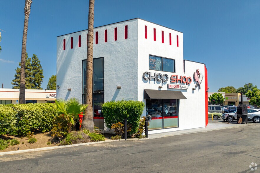 More Photos Of 17200-17288 Saticoy St, Van Nuys Unknown For Lease