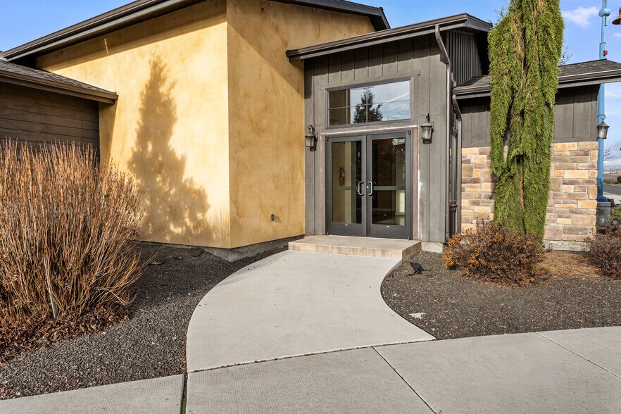 More Photos Of 7998 Vialago Pkwy, Zillah Specialty For Sale