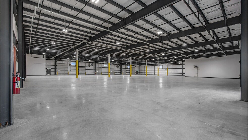 More Photos Of 8602 Lava Hill Rd, Austin Distribution For Lease