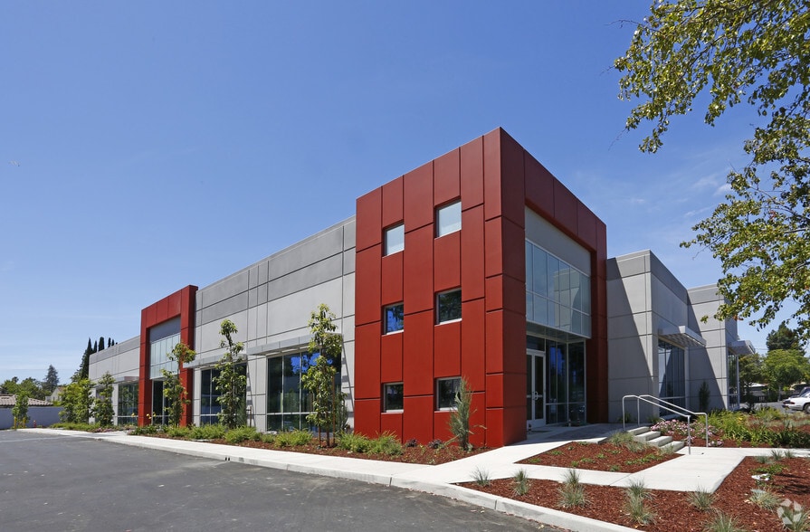 More Photos Of 1987 Leghorn St, Mountain View Office For Lease