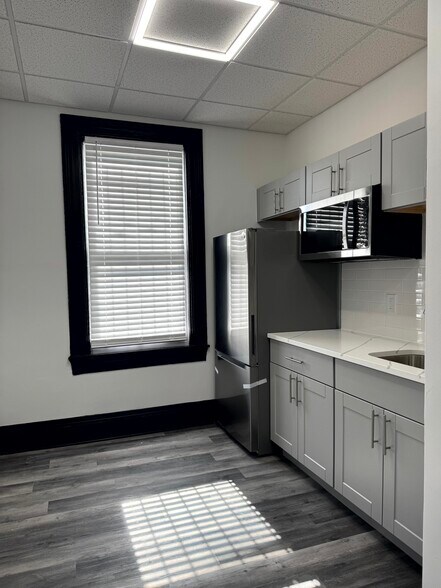 More Photos Of 2131 Maryland Ave, Baltimore Apartments For Lease