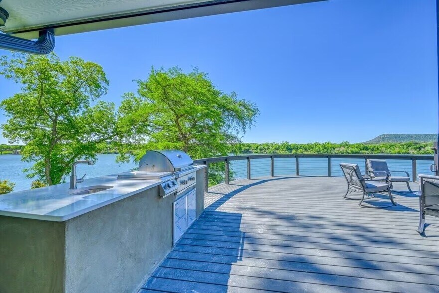 More Photos Of 3120 River Oaks Dr, Kingsland Specialty For Sale