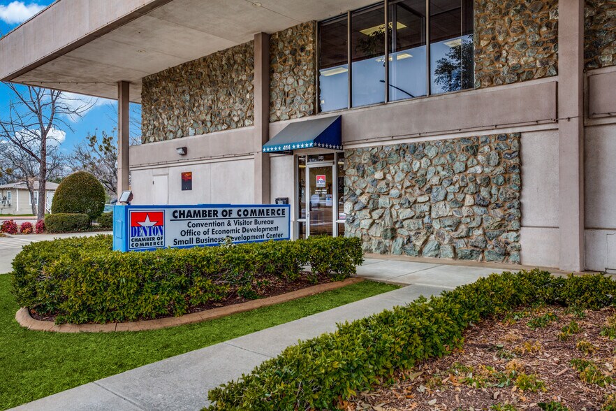 More Photos Of 414 W Parkway St, Denton Coworking Space