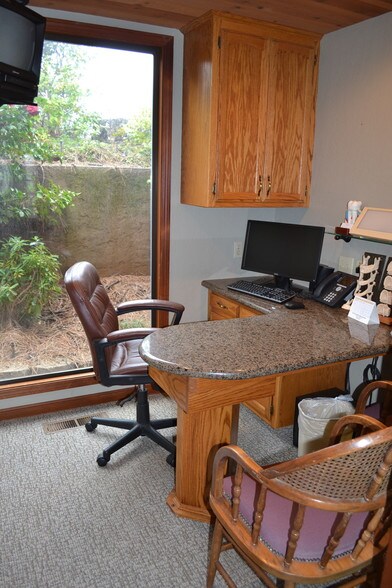 More Photos Of 6161 Clark Rd, Paradise Medical For Sale