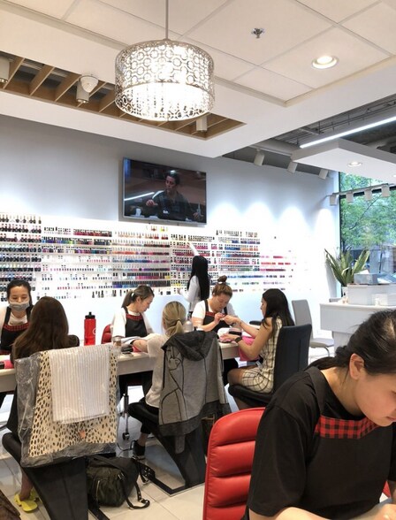 More Photos Of 33 W Huron St, Chicago Apartments For Lease