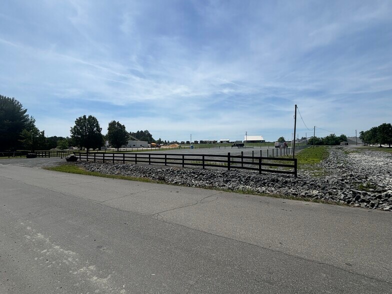 More Photos Of 11603 Luck Stone Rd, Bealeton Land For Lease