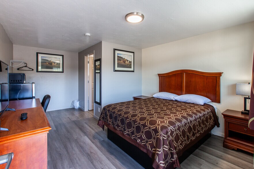 More Photos Of 1152 Main St, Springfield Hotel For Sale