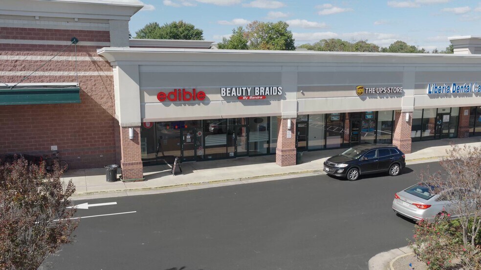 Primary Photo Of 9536 Liberia Ave, Manassas Supermarket For Lease