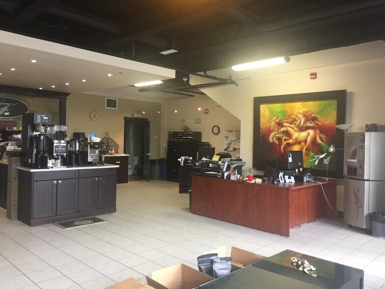 More Photos Of 3750 46th Ave SE, Calgary Warehouse For Sale