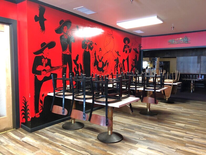 More Photos Of 2588 Highway 158, June Lake Storefront For Sale