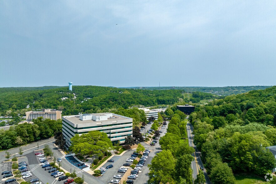 More Photos Of 555 Taxter Rd, Elmsford Office For Lease