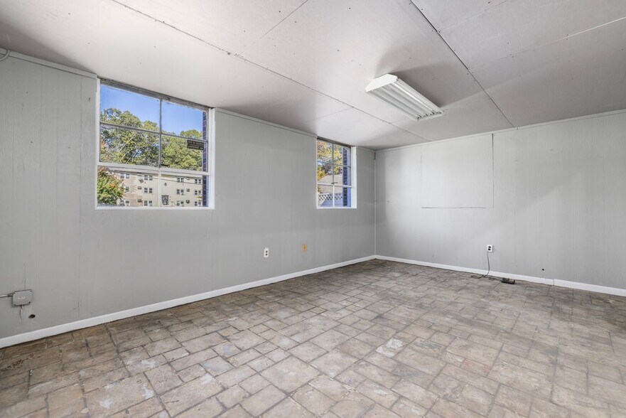 More Photos Of 30 Starr St, Johnston Warehouse For Lease