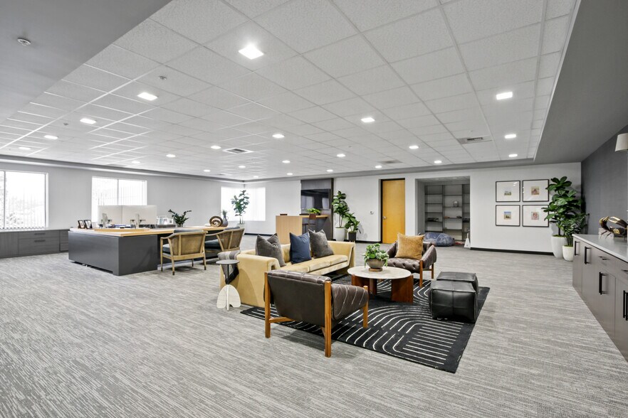 More Photos Of 4900 E Hunter Ave, Anaheim Manufacturing For Sale