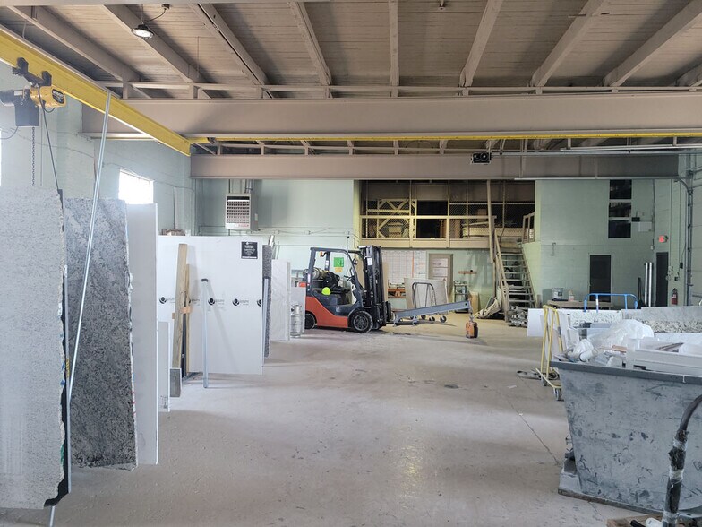 More Photos Of 23600 Lakeland Blvd, Euclid Warehouse For Lease