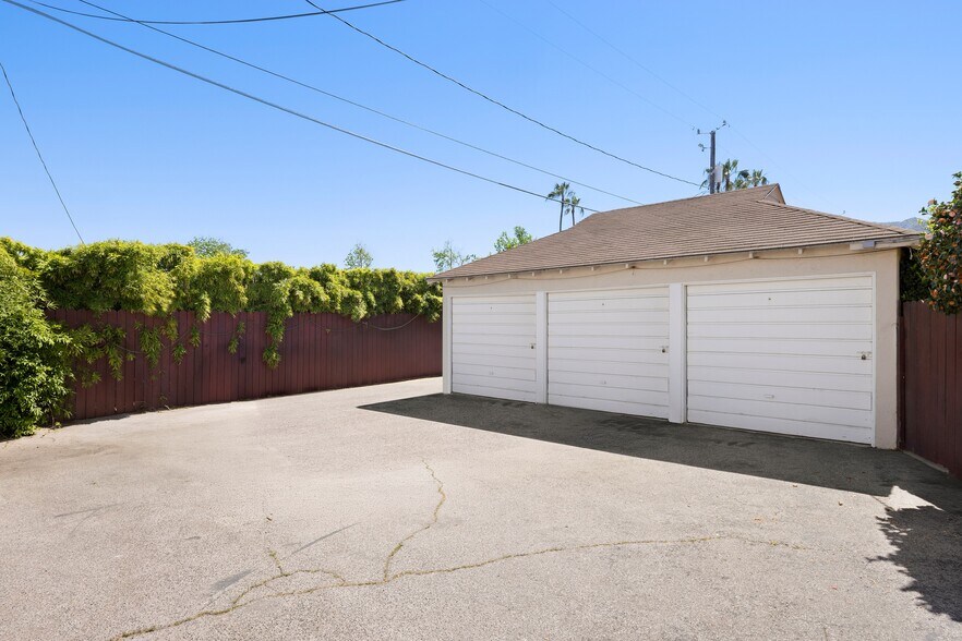 More Photos Of 242 N Cordova St, Burbank Multifamily For Sale