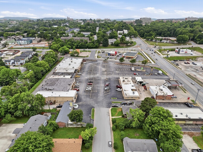 More Photos Of 1200-1220 N Garland Ave, Fayetteville Unknown For Lease