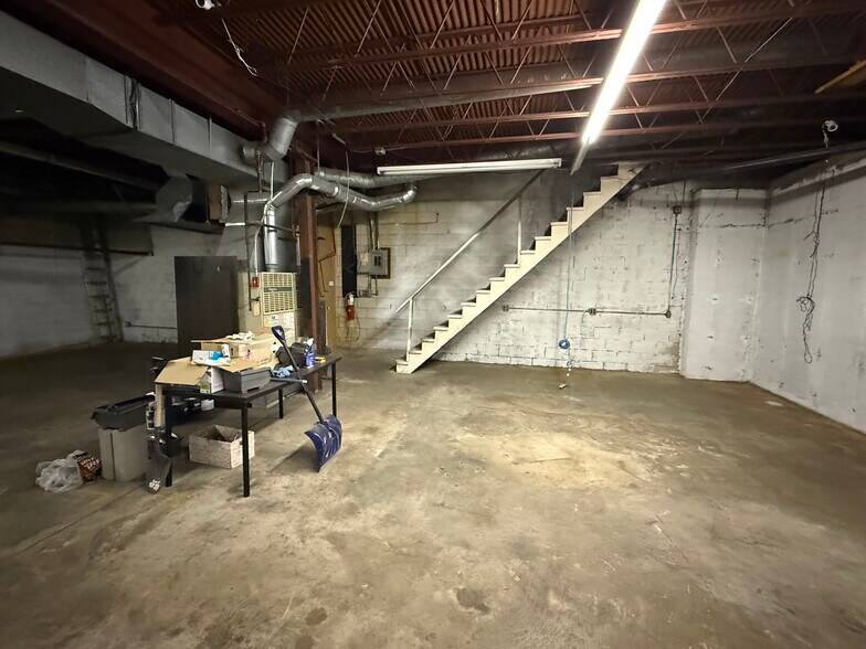 More Photos Of 461 Bridgeport Ave, Milford Unknown For Lease