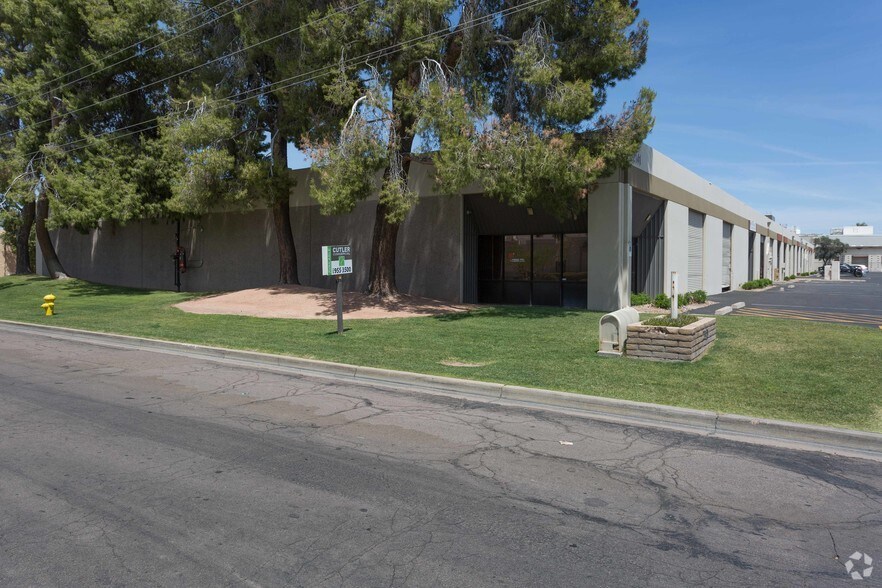 More Photos Of 2141 S Industrial Park Ave, Tempe Warehouse For Lease