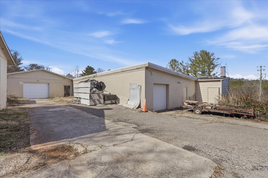 More Photos Of 2985 Hodges Switch Rd, Strawberry Plains Warehouse For Sale