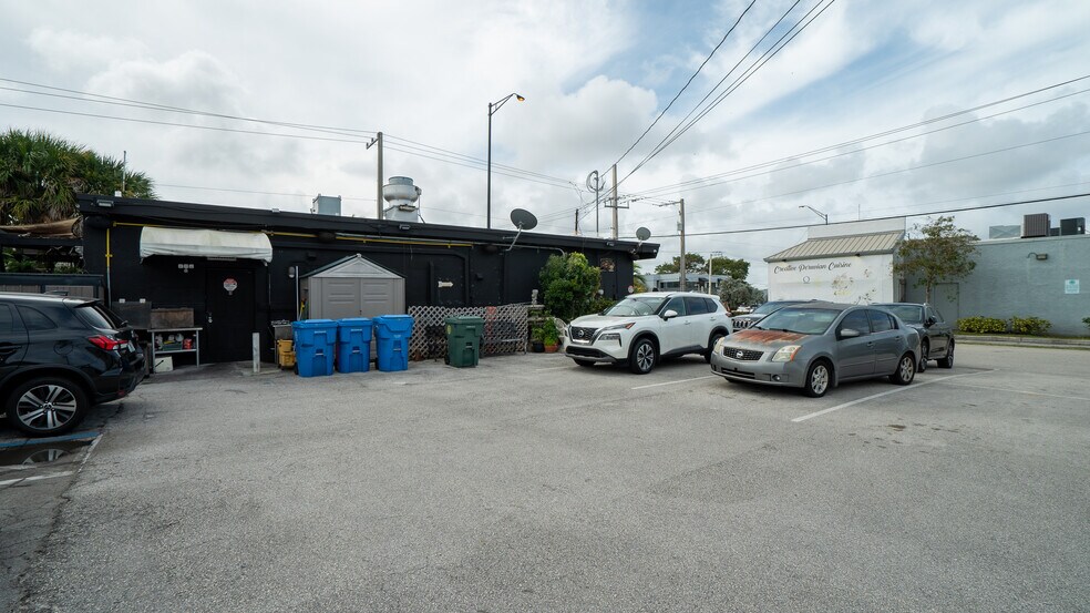 More Photos Of 201-205 NE 31st St, Oakland Park Restaurant For Lease