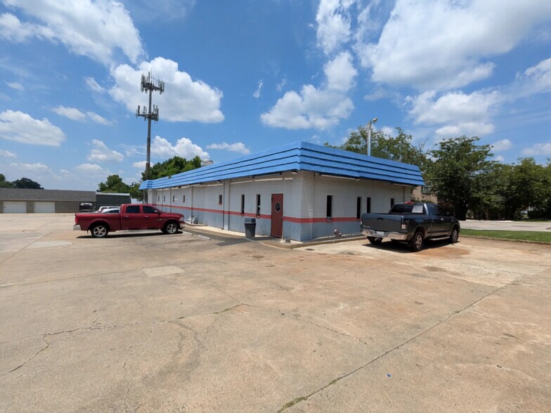 Primary Photo Of 1411 Cherry Rd, Rock Hill Restaurant For Sale