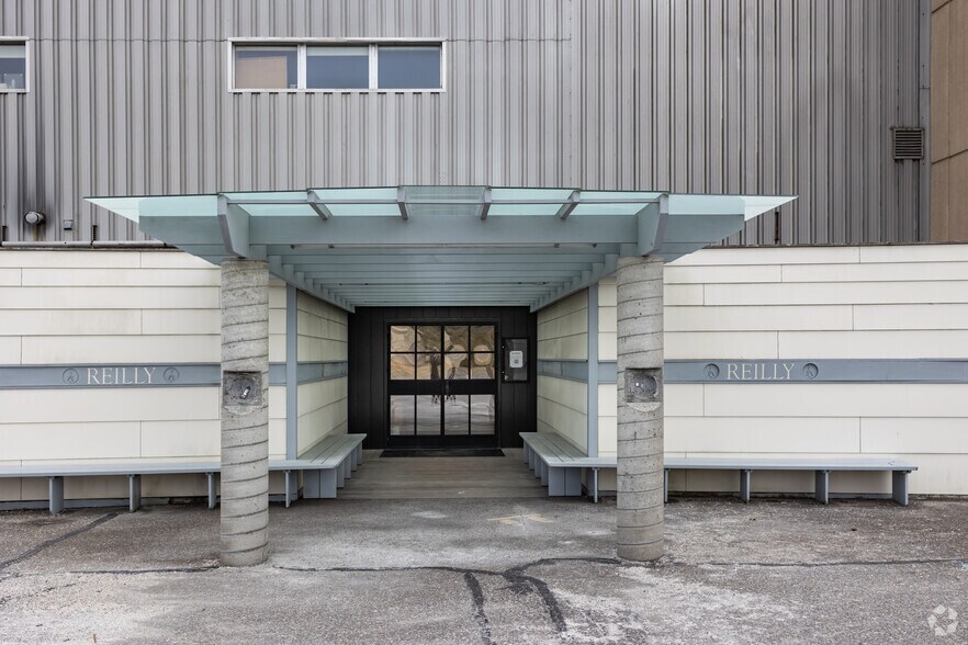 More Photos Of 901-931 Burman Blvd, Calverton Manufacturing For Lease