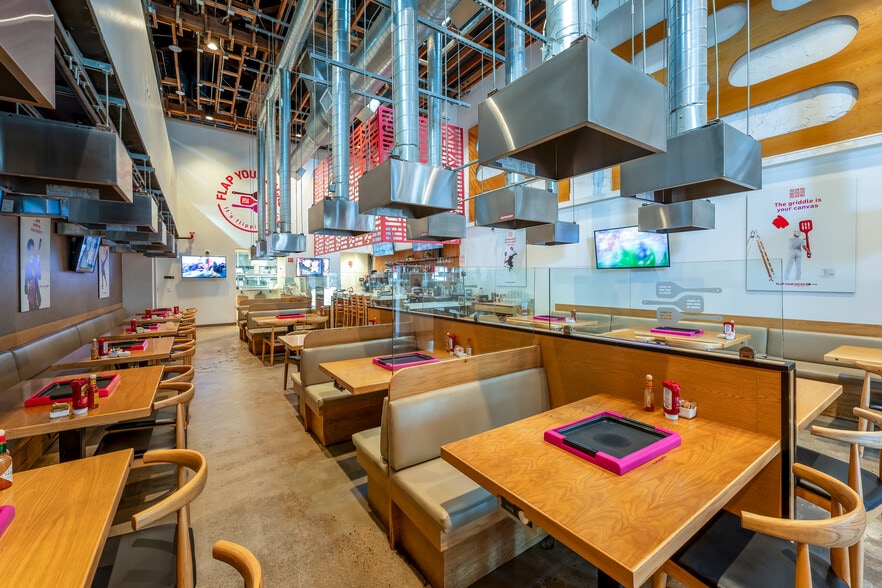 More Photos Of 3020 University Ave, San Diego Restaurant For Lease