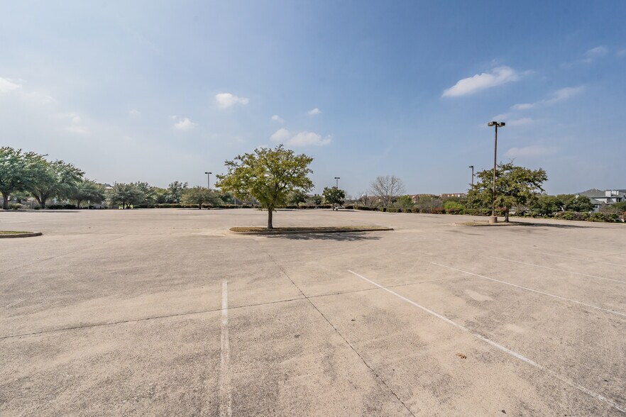 More Photos Of 1001 MacArthur Park, Irving Land For Sale