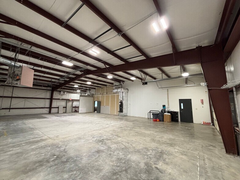 More Photos Of 2415 Ponderosa Dr, Lawrence Warehouse For Lease