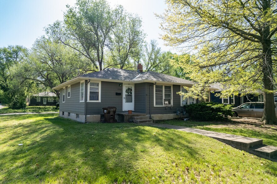 More Photos Of 2302 S Broadview St, Wichita Apartments For Sale