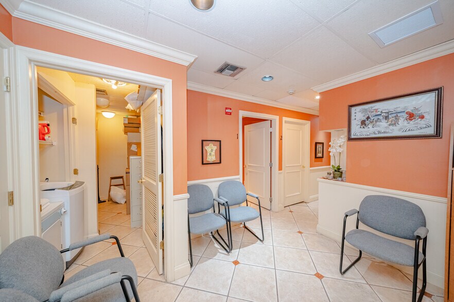 More Photos Of 3306-3310 Ponce De Leon Blvd, Coral Gables Storefront Retail Office For Sale