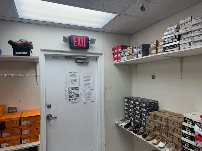 More Photos Of 1767 W 37th St, Hialeah Warehouse For Sale