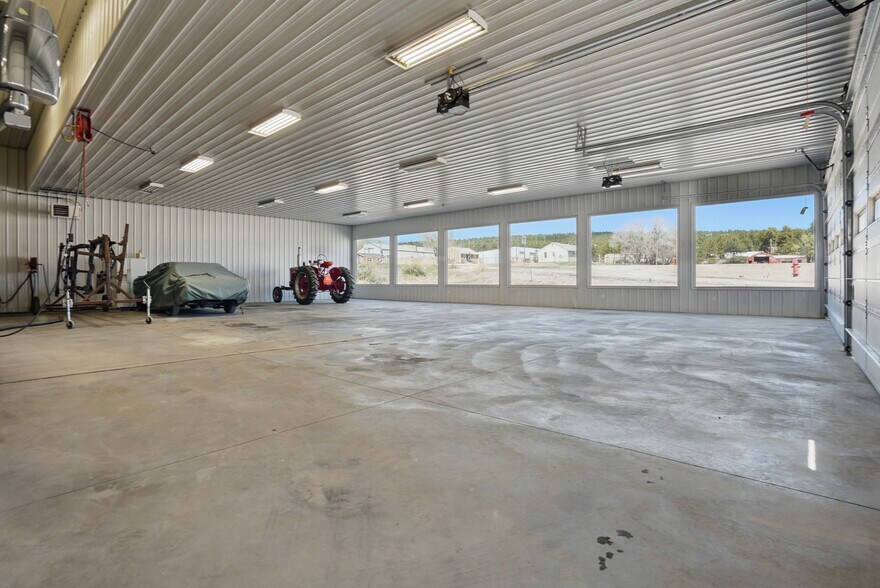 More Photos Of 2100 W Main St, Newcastle Flex For Sale