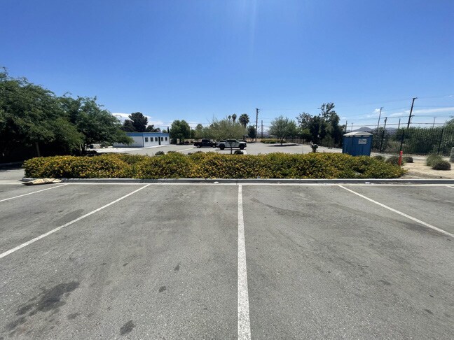 More Photos Of 1938 W 5th St, San Bernardino Truck Terminal For Lease