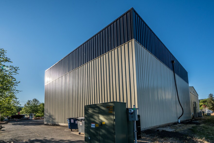 More Photos Of 3735 Eagle Loop, Hood River Warehouse For Sale