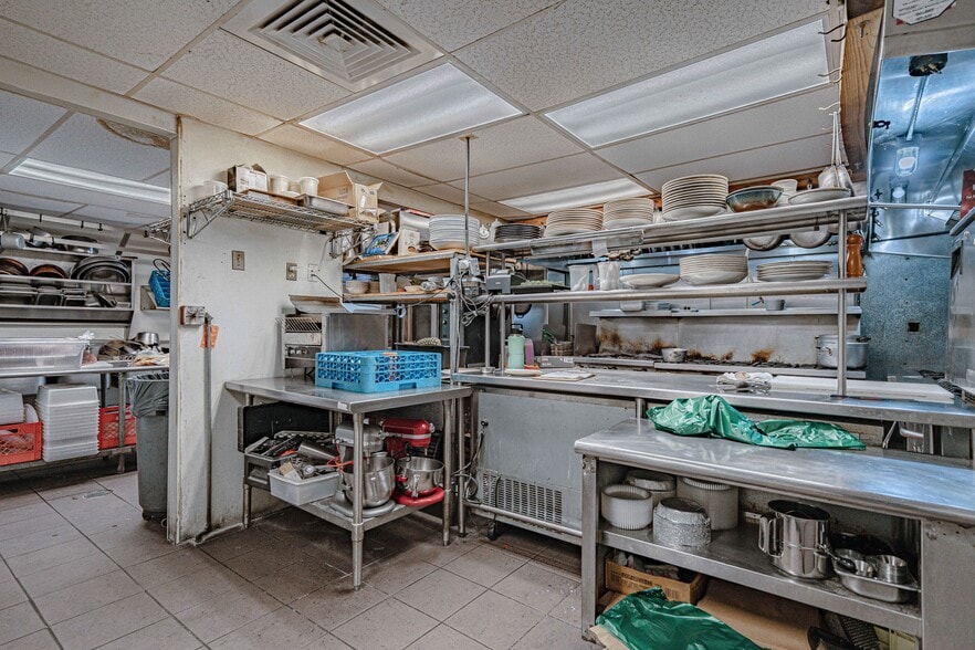 More Photos Of 754 Cherokee st, Fountain Hill Restaurant For Sale