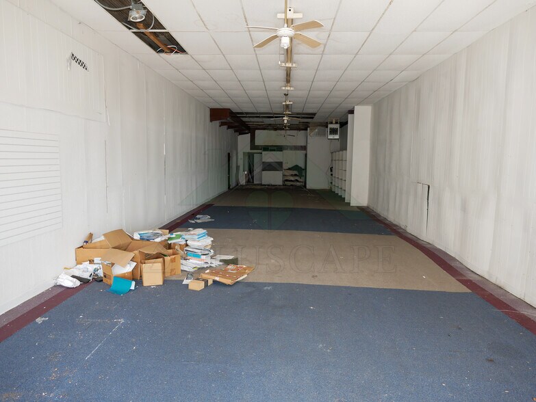 More Photos Of 112 S Anderson St, Elwood Storefront Retail Office For Lease