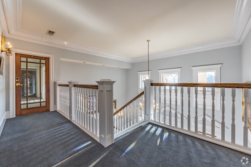 More Photos Of 600 Village Trace NE, Marietta Loft Creative Space For Lease