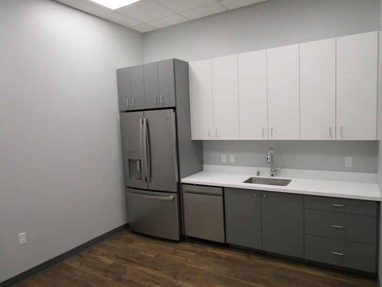 More Photos Of 3035 Cleveland Ave, Santa Rosa Office For Lease