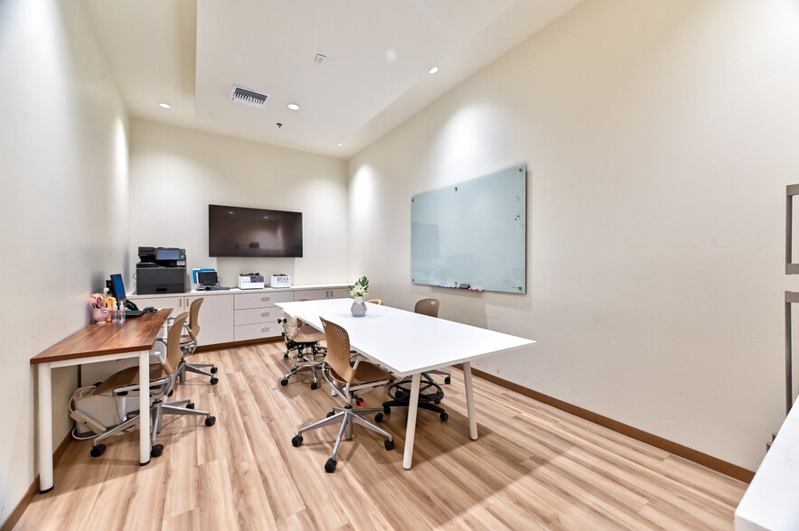 More Photos Of 5770 S Durango Dr, Las Vegas Medical For Sale
