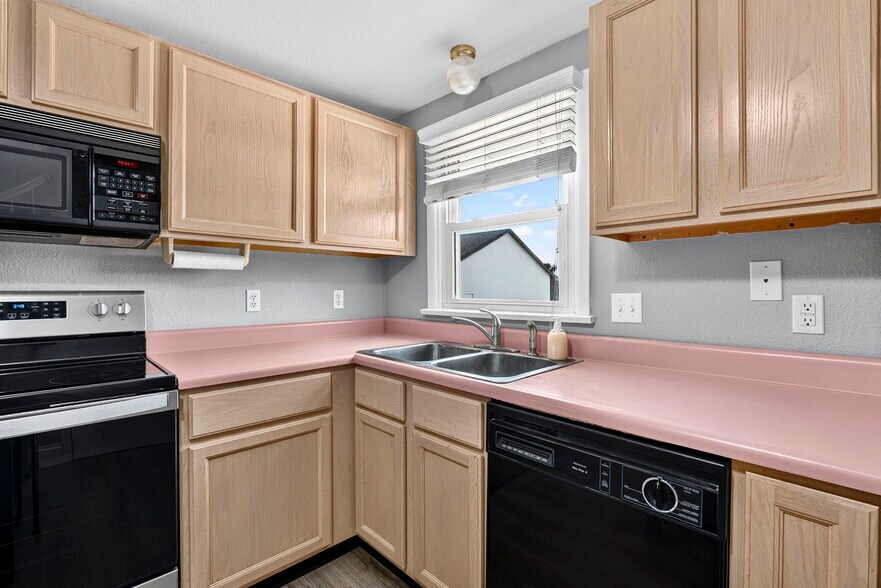More Photos Of 9 Mingo Ln, Lake Saint Louis General Retail For Lease