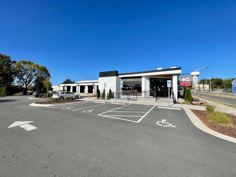 More Photos Of 161 W Main St, Rock Hill Storefront Retail Office For Lease