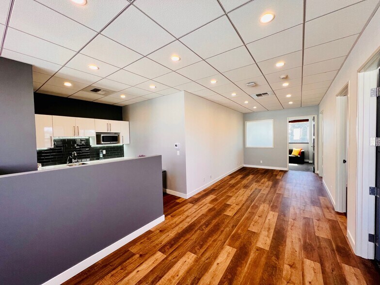 More Photos Of 11965 Venice Blvd, Los Angeles Loft Creative Space For Lease