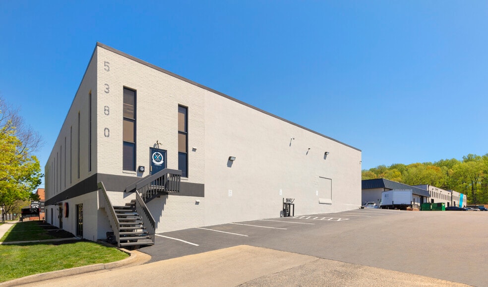 More Photos Of 5380 Eisenhower Ave, Alexandria Flex For Lease