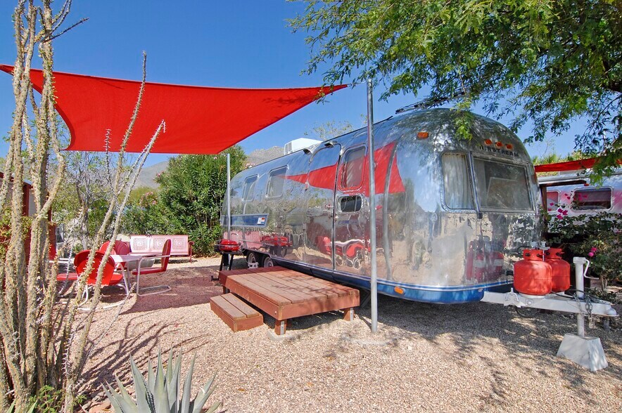 More Photos Of 221 Palm Canyon Dr, Borrego Springs Hotel For Sale