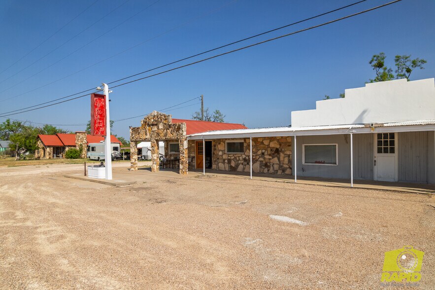 More Photos Of 425 Highland Park, Robert Lee Flex For Sale