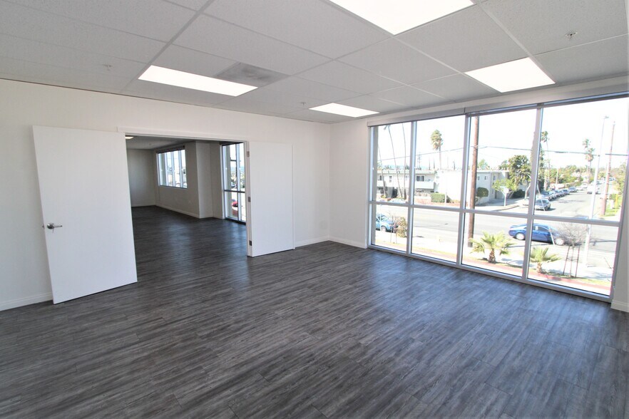 More Photos Of 7626-7634 Vineland Ave, Sun Valley Storefront Retail Office For Lease