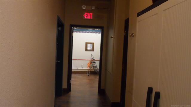 More Photos Of 1650 S Main St, Mcalester Freestanding For Sale